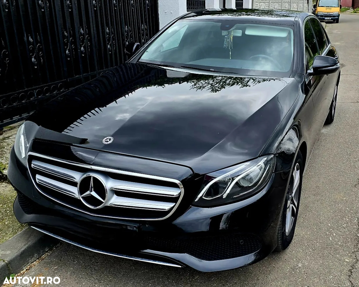 Mercedes-Benz E - 14