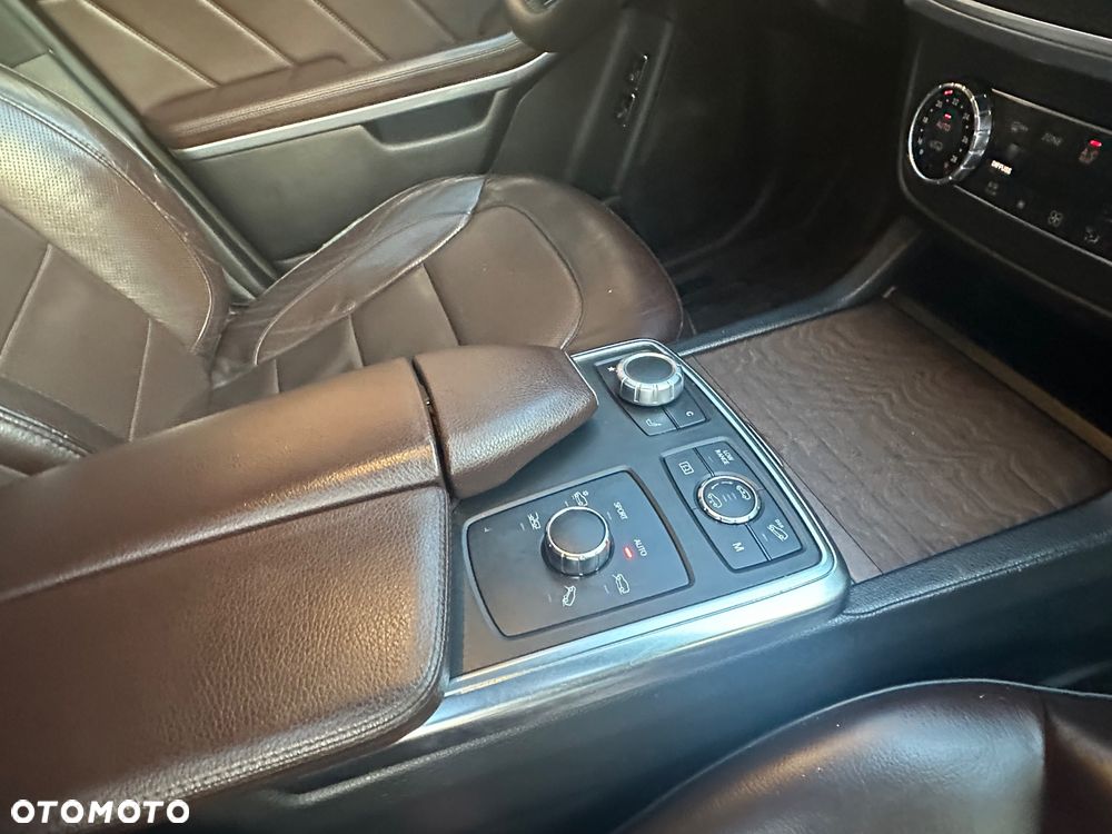 Mercedes-Benz GL 350 BlueTEC 4-Matic - 27