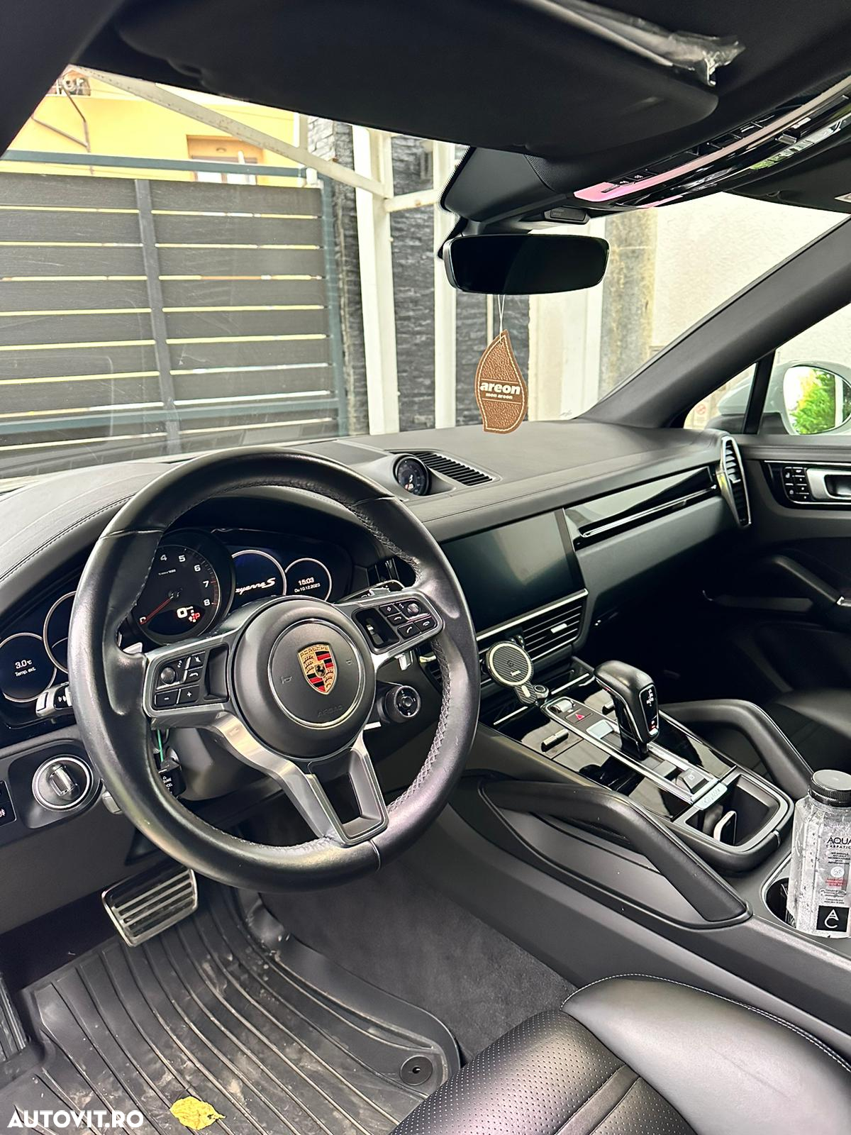 Porsche Cayenne Coupe S - 9