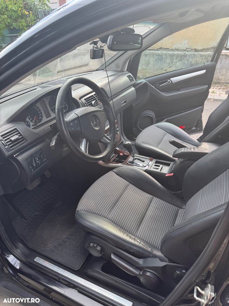 Mercedes-Benz B 180 - 16