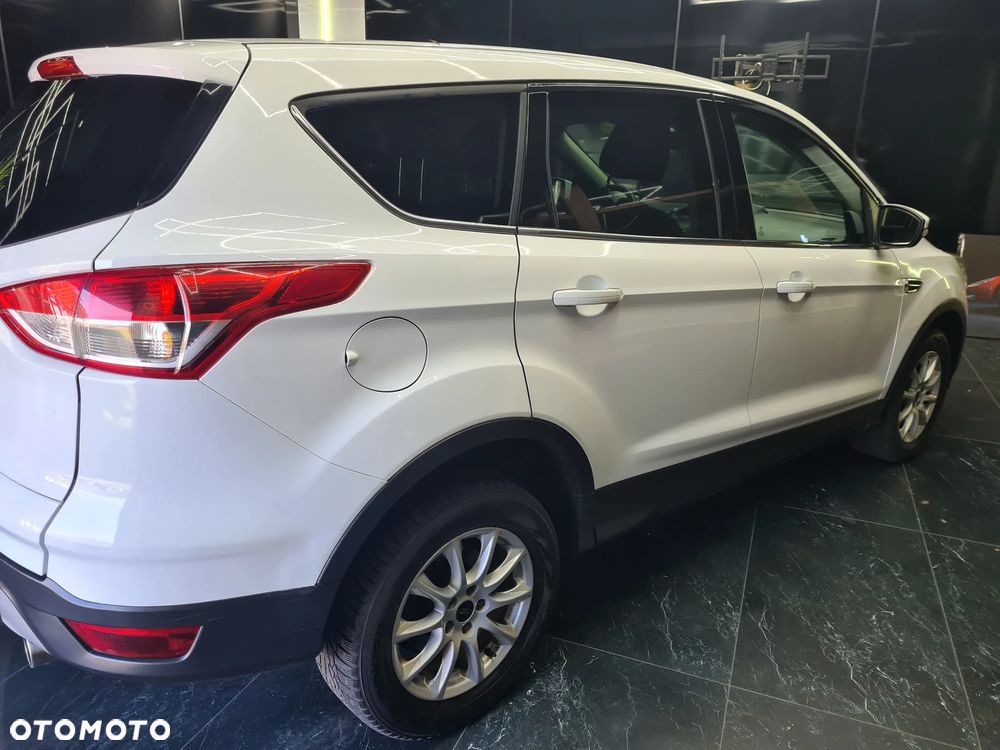 Ford Kuga 2.0 TDCi 2x4 Trend - 3