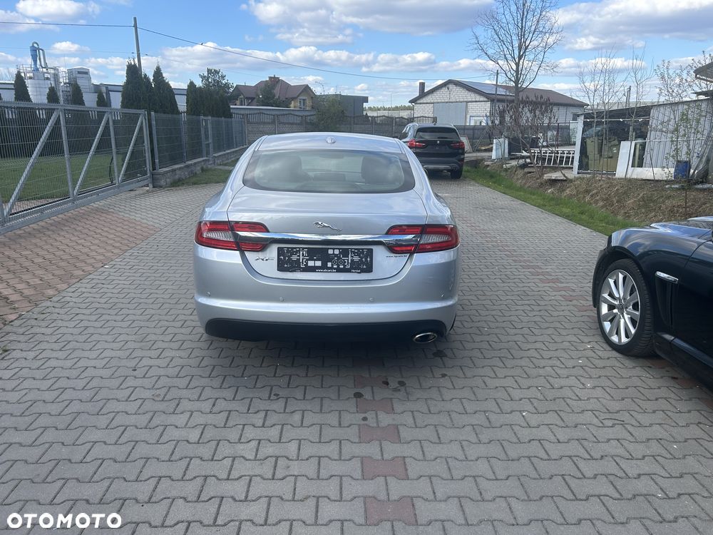 Jaguar XF 2.2 D Luxury - 2