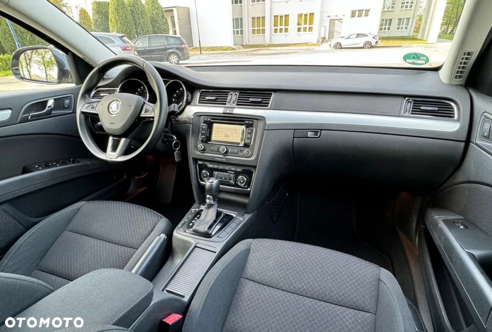Skoda Superb Combi 2.0 TDI DSG Elegance - 23