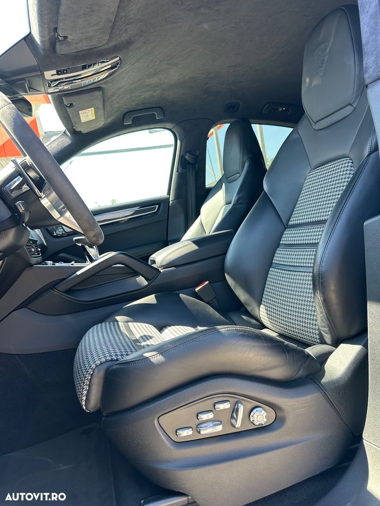 Porsche Cayenne Coupe S - 17