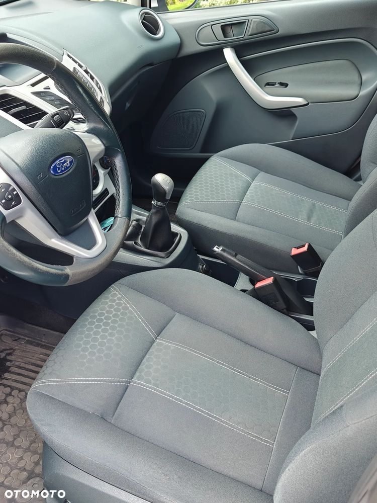 Ford Fiesta - 13