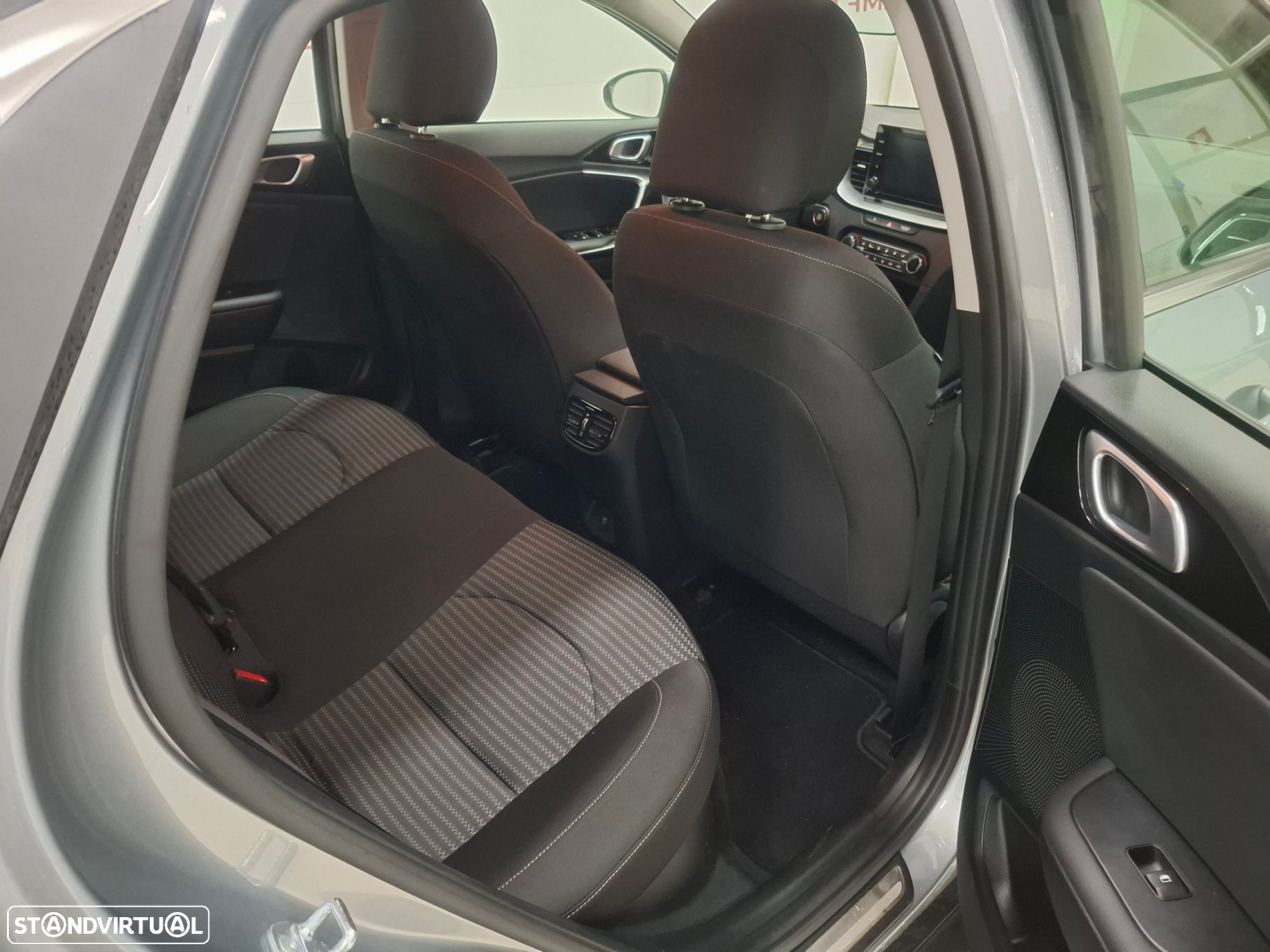 Kia XCeed 1.6 GDi PHEV Drive - 8