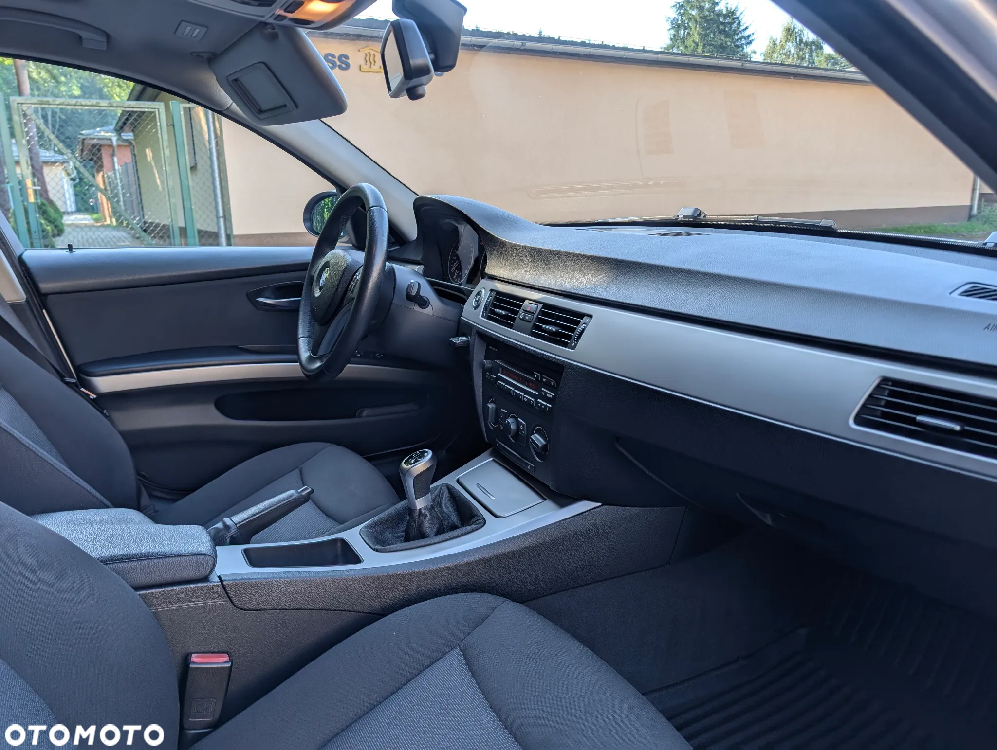 BMW Seria 3 318i Touring - 18