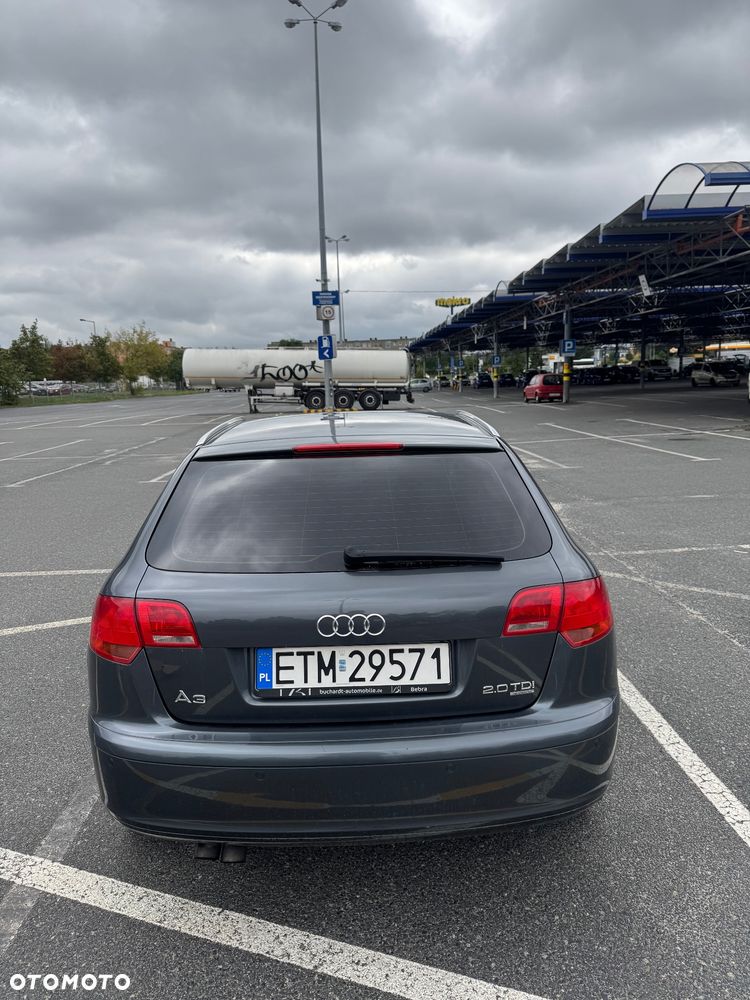 Audi A3 Sportback 2.0 TDI DPF quattro Ambition - 4