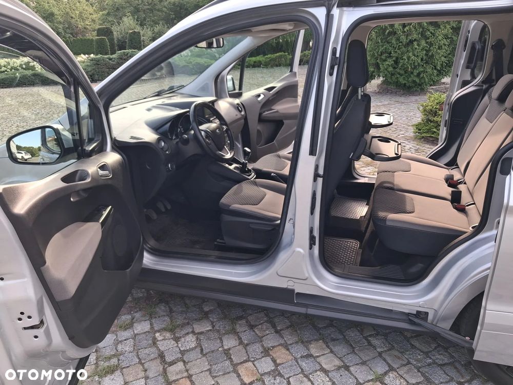 Ford Tourneo Courier - 23