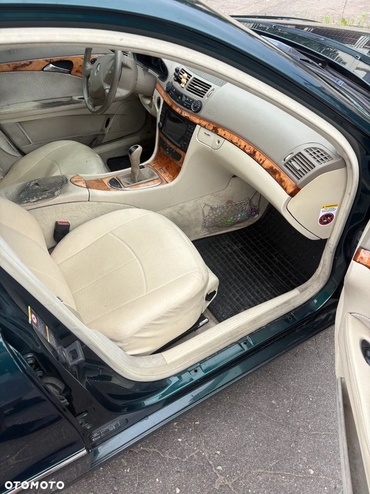 Mercedes-Benz Klasa E 280 Elegance - 32