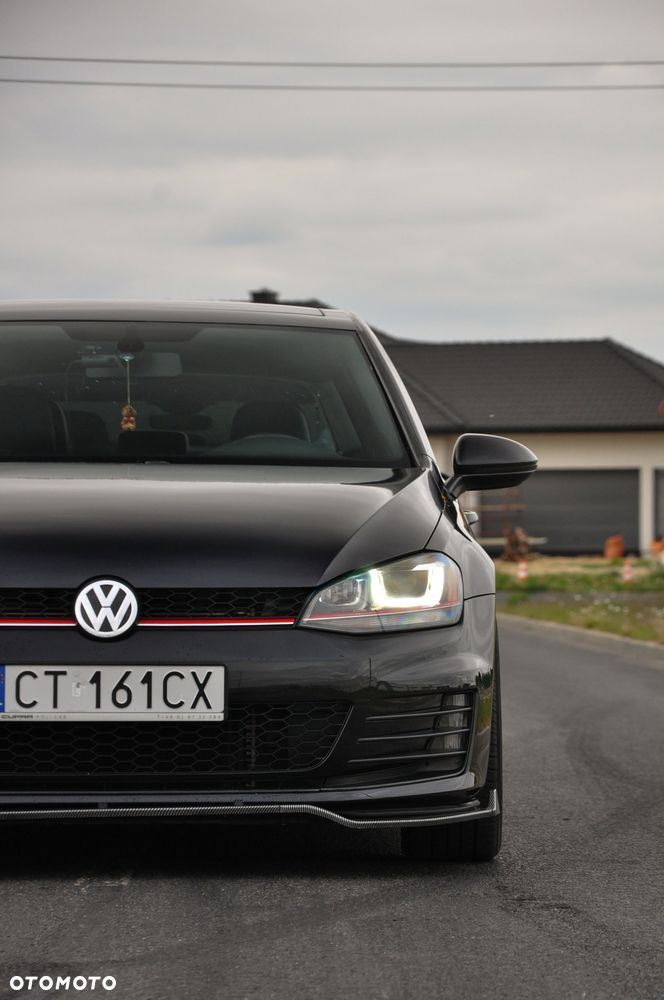 Volkswagen Golf GTI Performance BlueMotion Technology DSG - 3