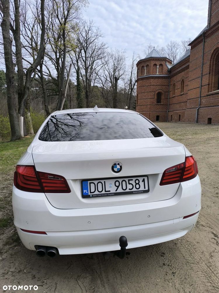 BMW Seria 5 525d xDrive - 12