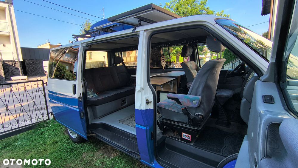 Volkswagen Multivan - 28