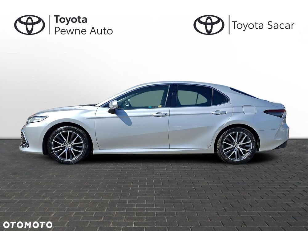Toyota Camry - 4