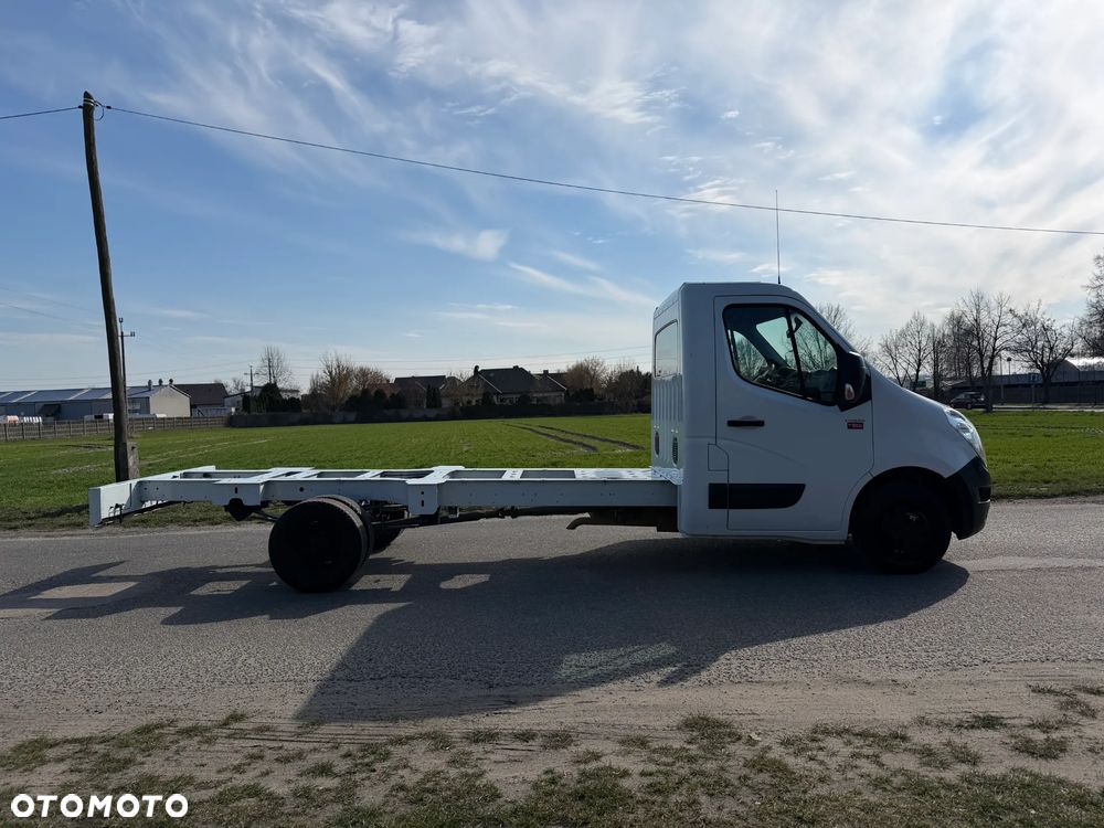 Renault Master * 2.3 / 165KM * Długa rama do zabudowy * Rozstaw osi: 4.3m * - 9