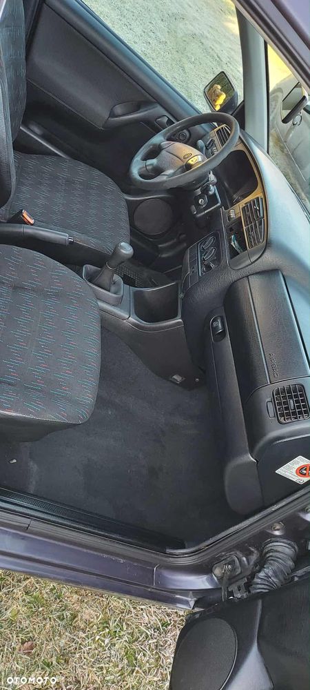 Volkswagen Golf 1.6 - 9