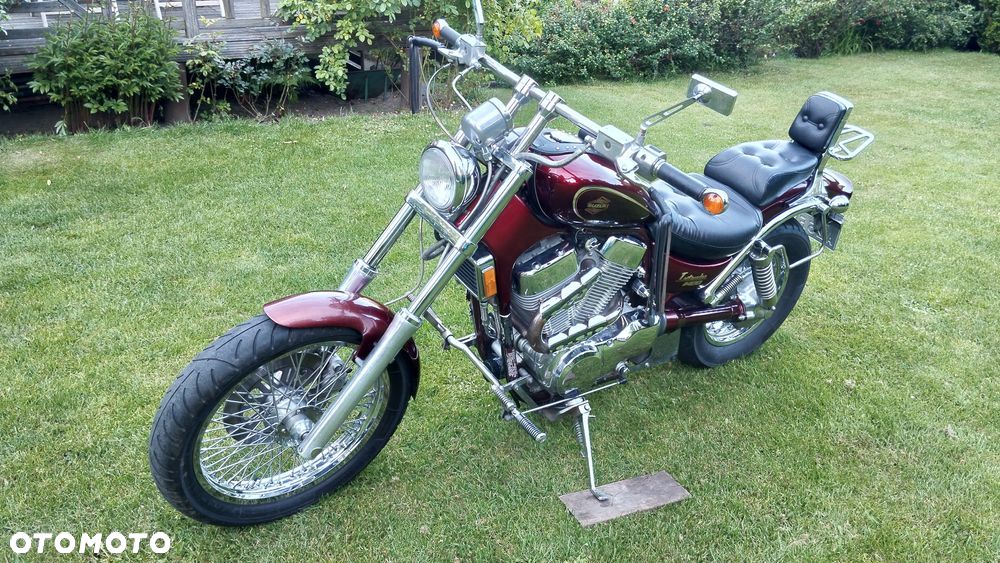Suzuki Intruder - 10