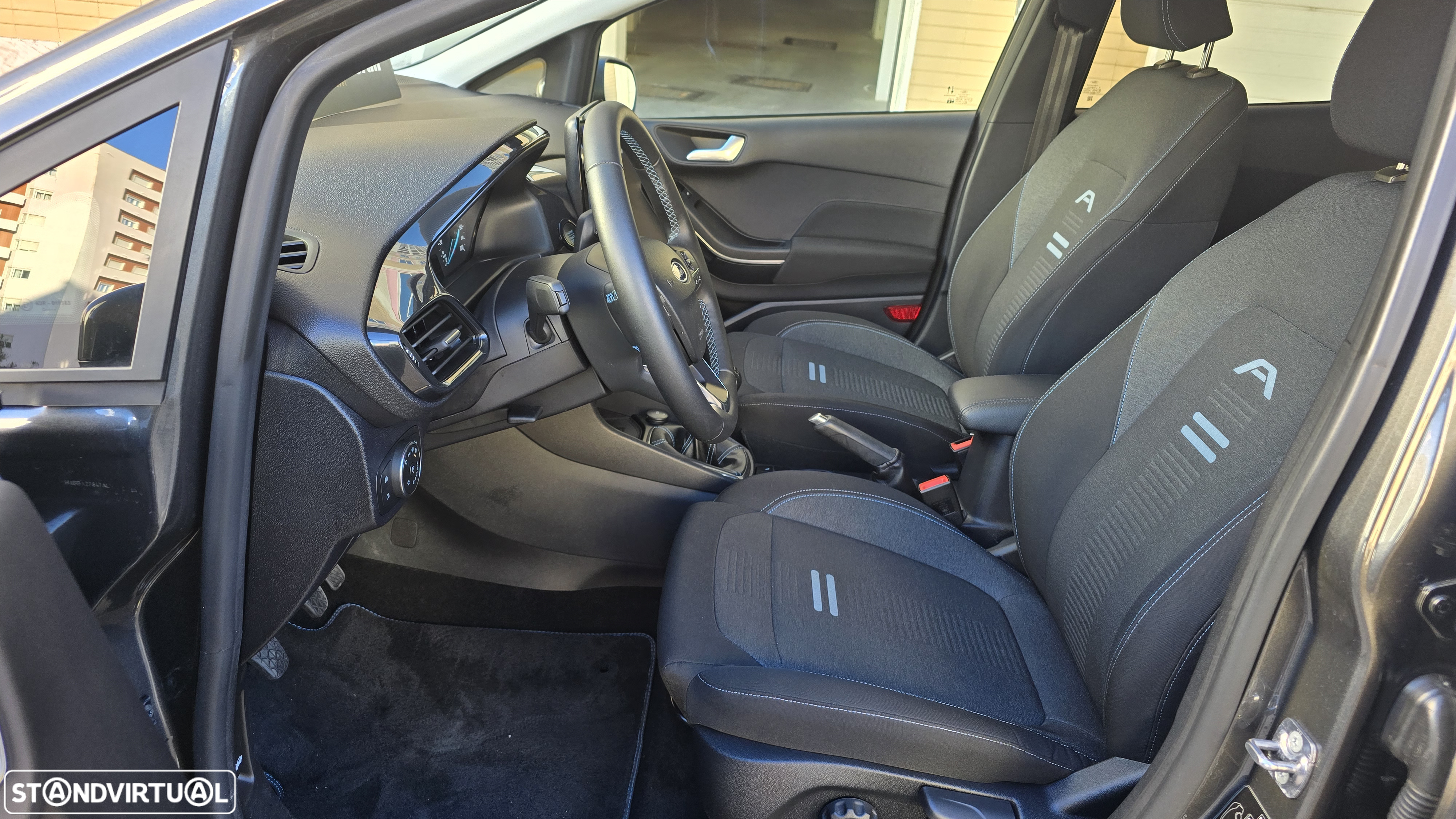 Ford Fiesta 1.0 EcoBoost MHEV Active X - 38