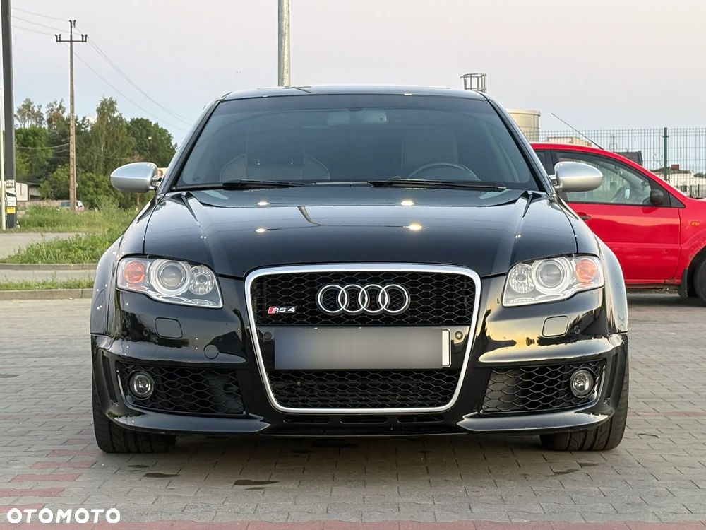 Audi RS4 Limousine - 5