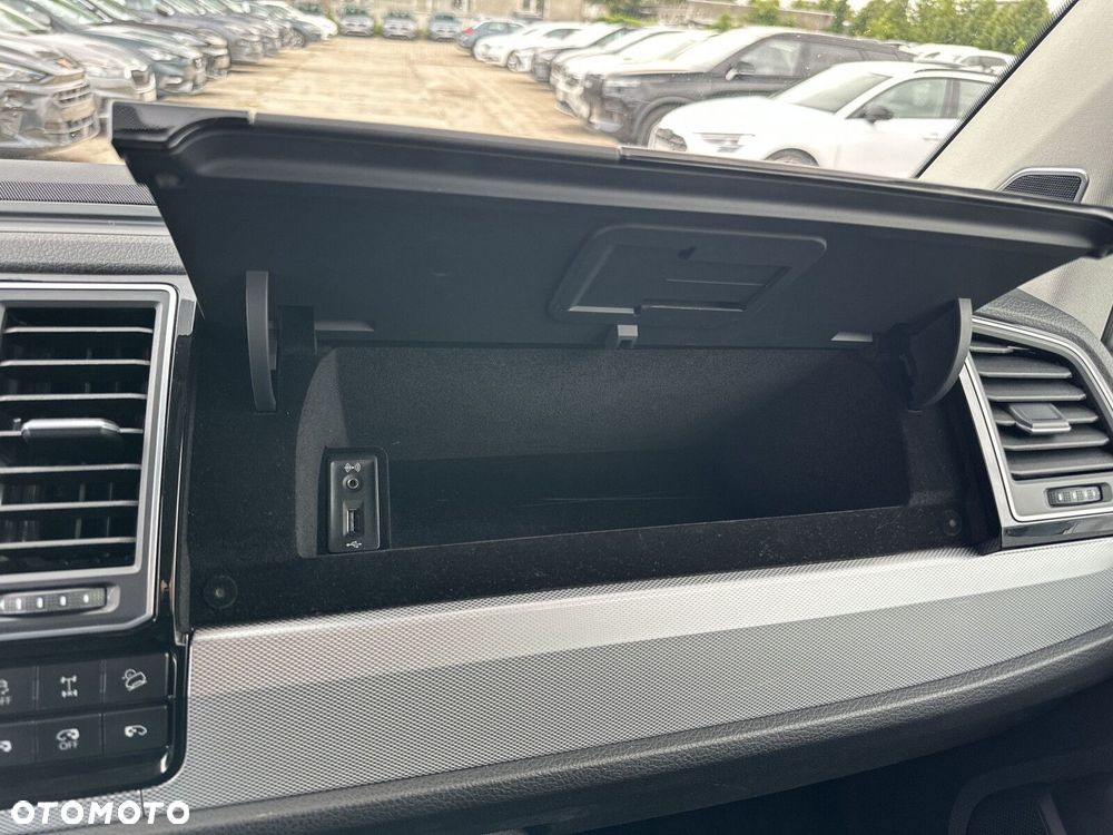 Volkswagen Multivan - 26