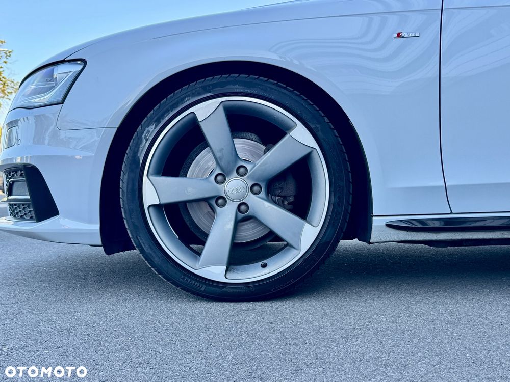 Audi A4 Avant 2.0 TDI DPF S line Sportpaket - 12