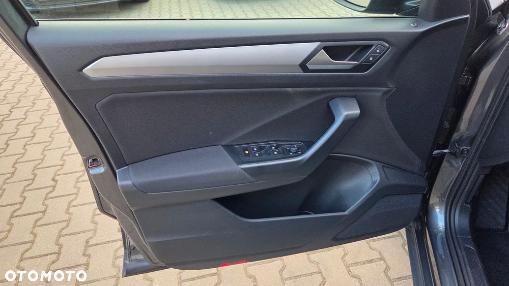 Volkswagen T-Roc 1.5 TSI Life DSG - 21