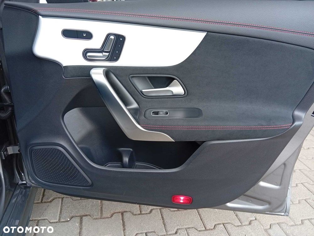 Mercedes-Benz CLA 200 mHEV AMG Line 7G-DCT - 23