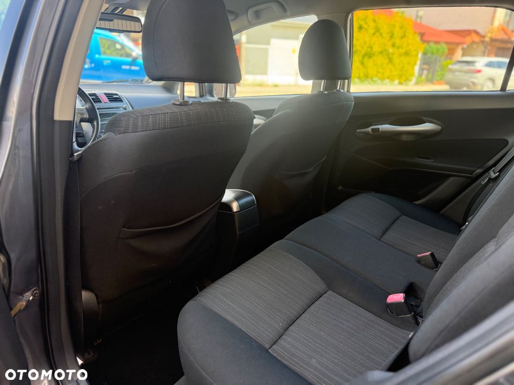 Toyota Auris 1.4 D-4D Premium - 17