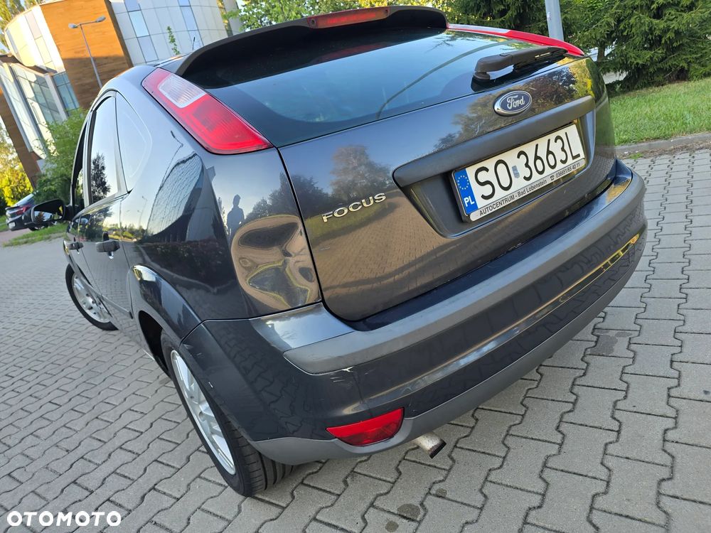 Ford Focus 1.6 Ambiente - 19