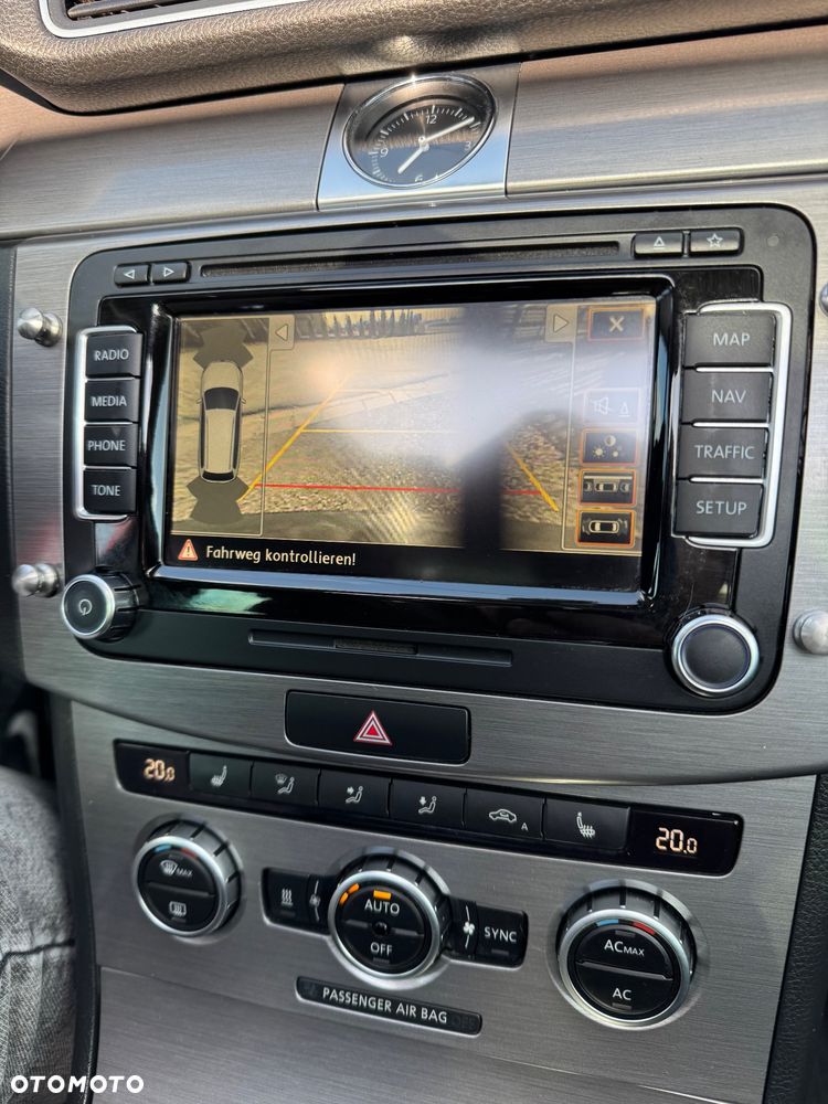 Volkswagen Passat - 33