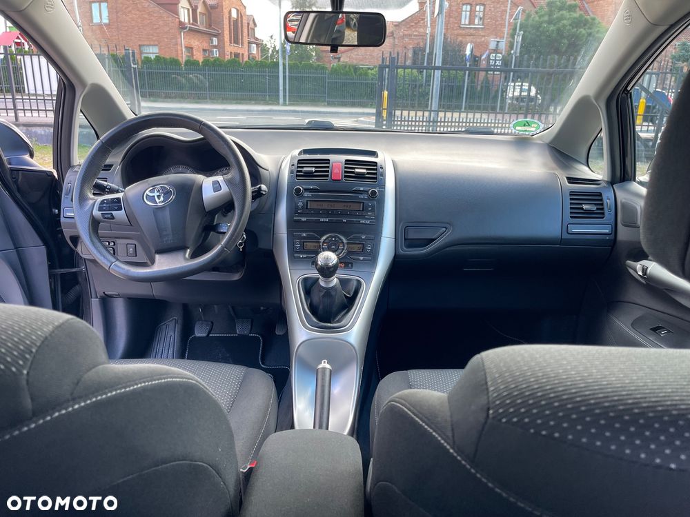 Toyota Auris - 14