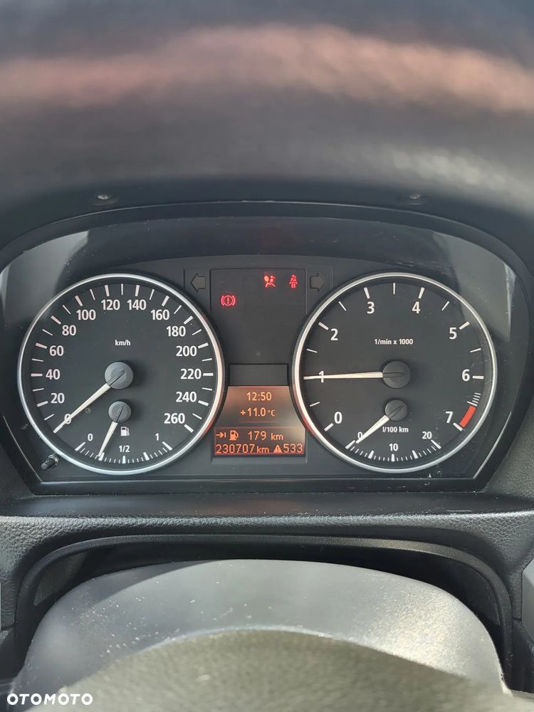 BMW Seria 3 318i - 25