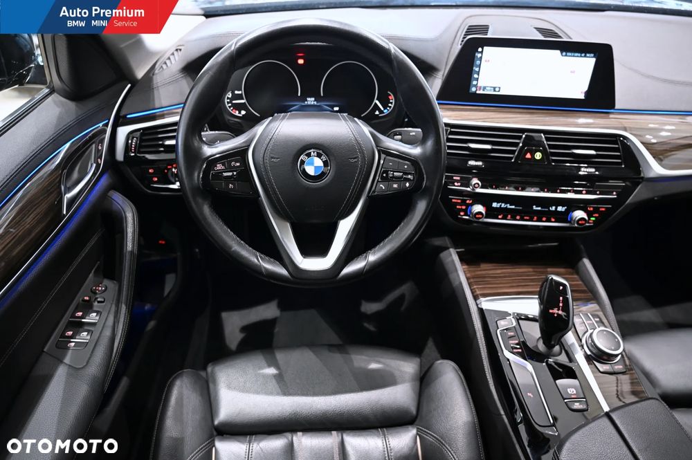 BMW Seria 5 520d xDrive - 9