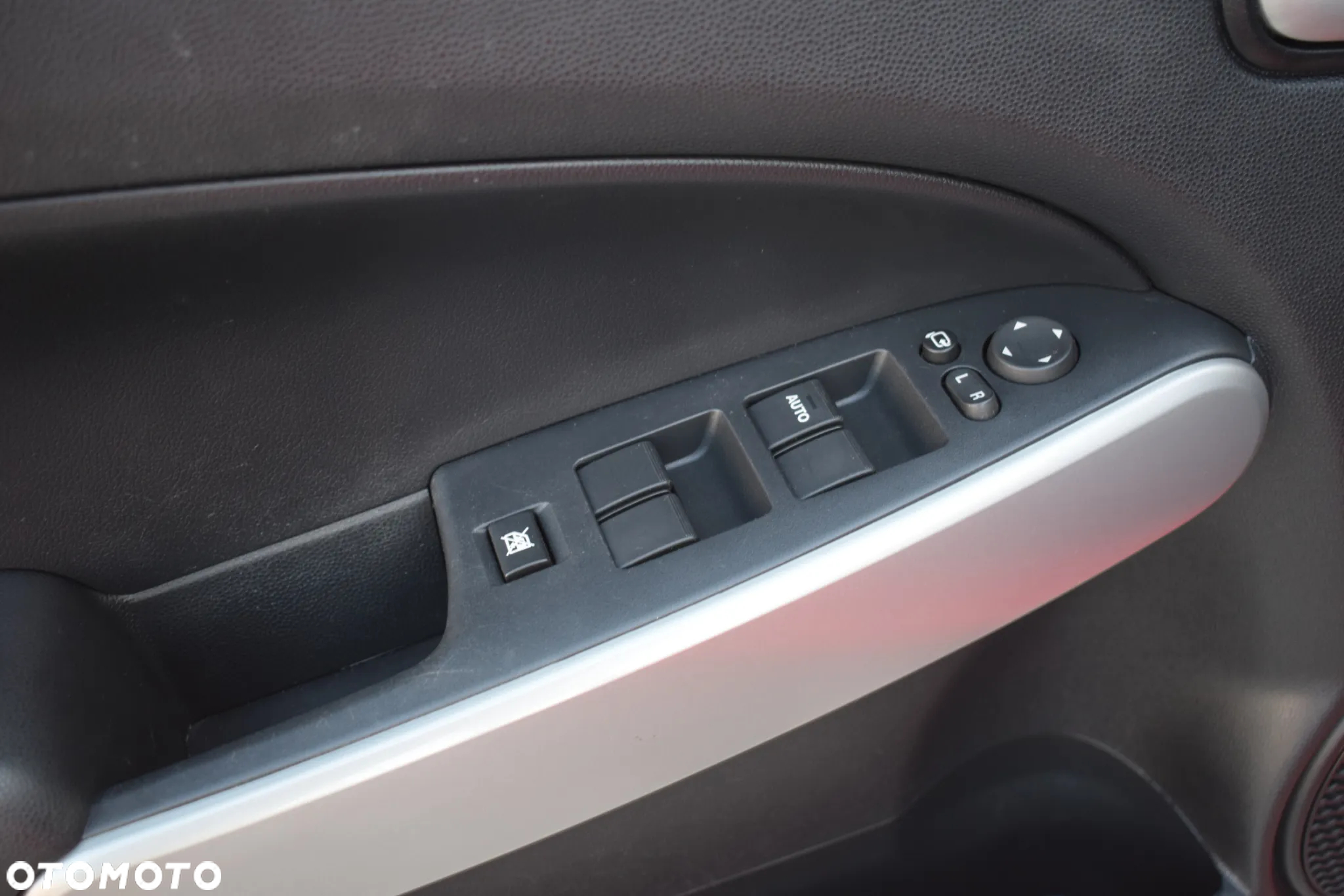 Mazda 2 1.3 Exclusive - 8