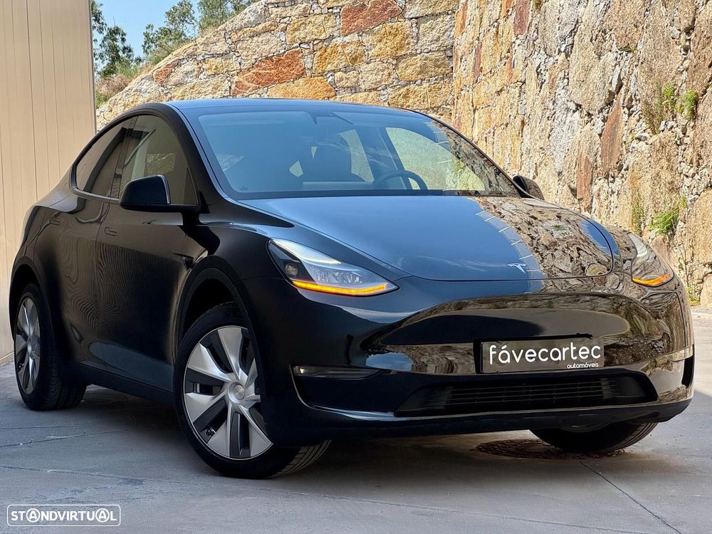 Tesla Model Y Standard - 2