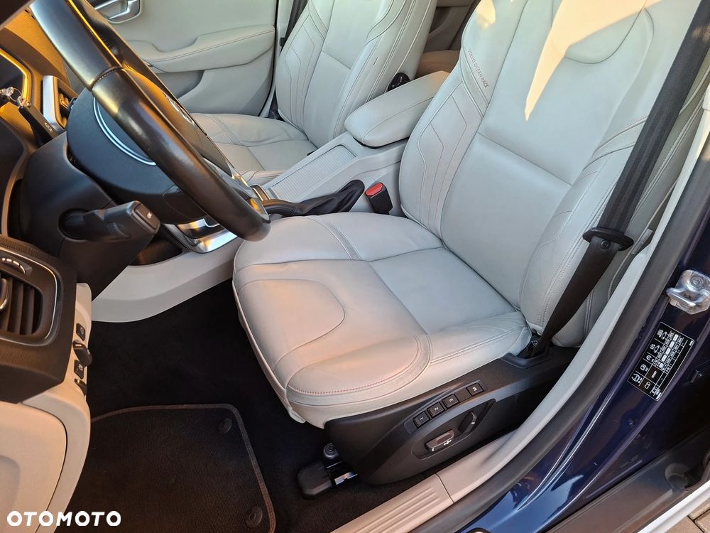 Volvo V40 Cross Country D3 Geartronic Ocean Race - 17