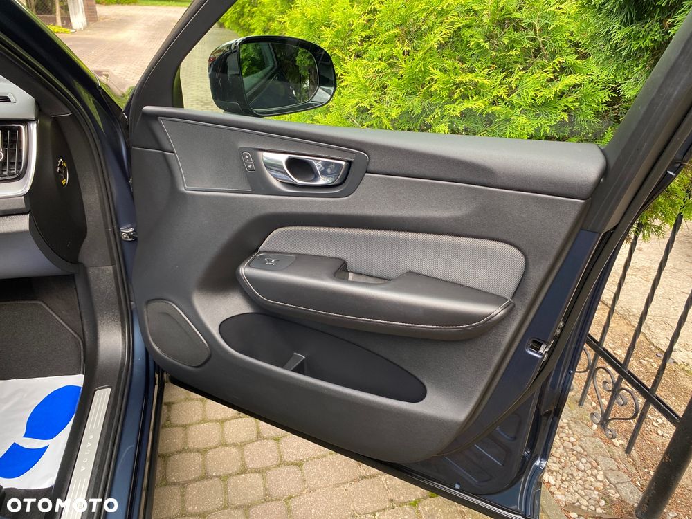 Volvo XC 60 B4 D Geartronic RDesign - 16