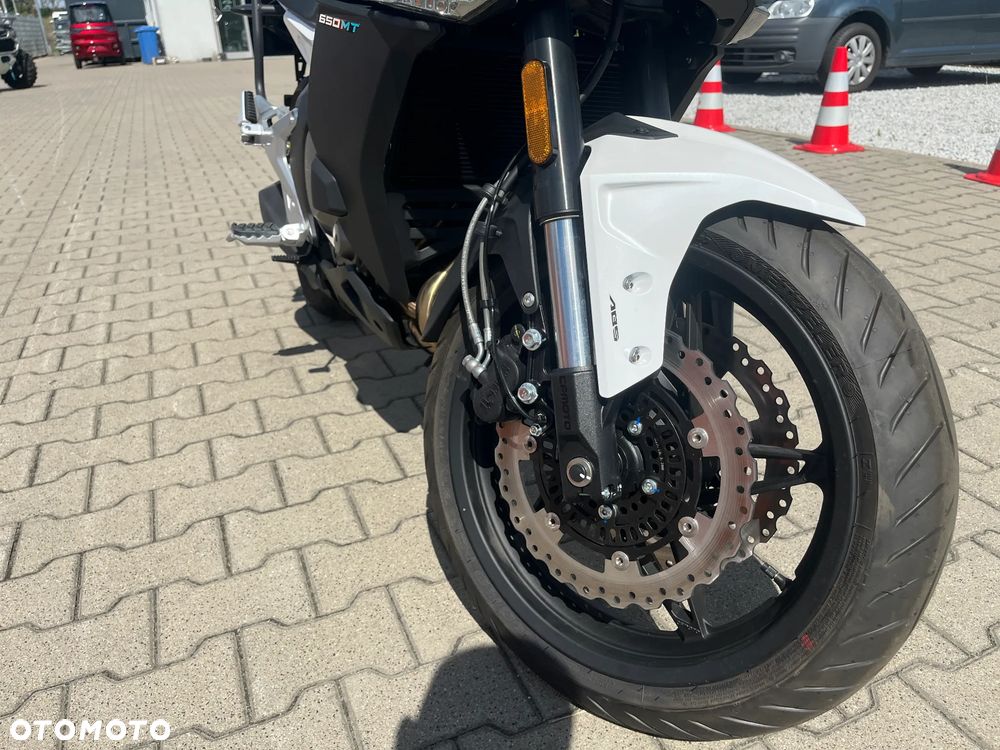 CFMoto 650 MT - 14