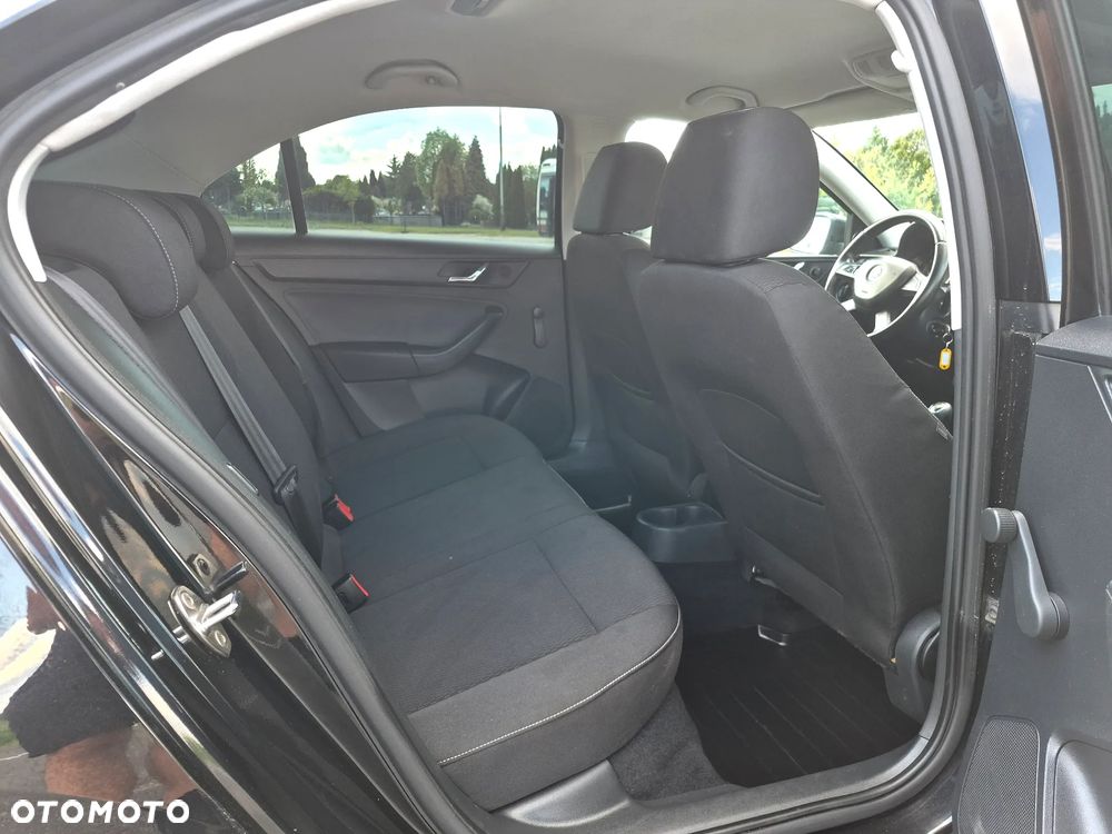 Skoda RAPID - 15