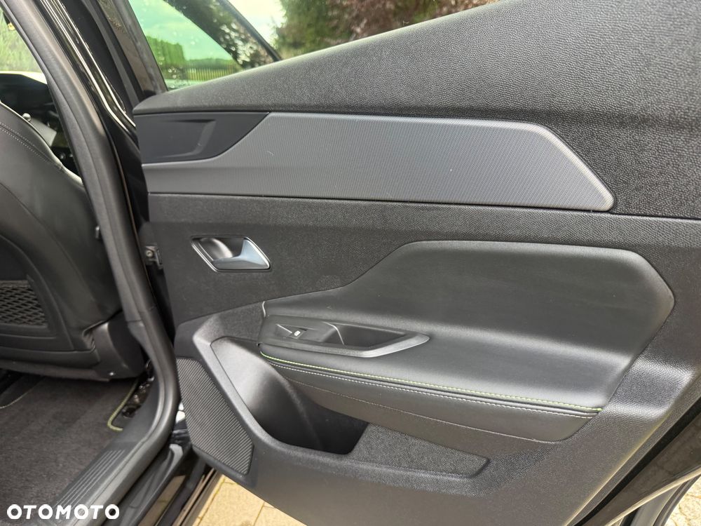Peugeot 408 1.2 PureTech GT S&S EAT8 - 28