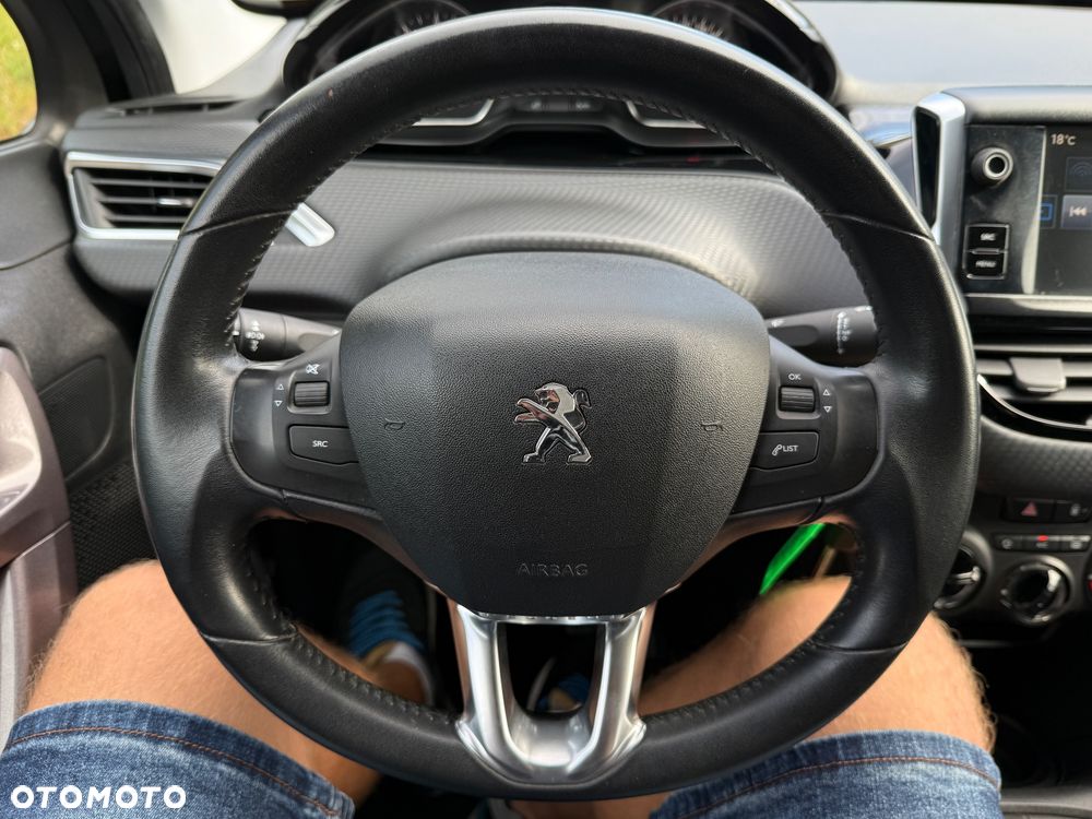 Peugeot 2008 1.6 BlueHDi Style - 11