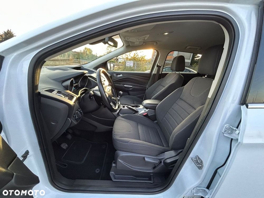 Ford Kuga - 25