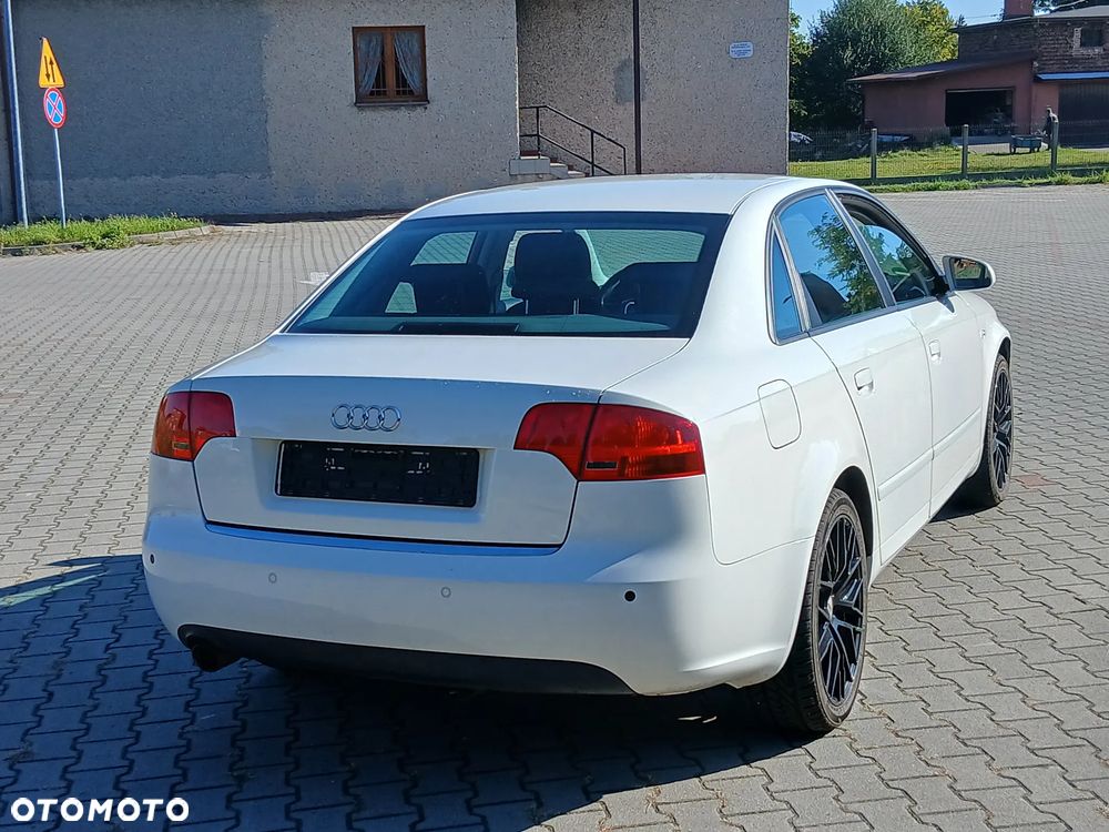 Audi A4 Limousine - 32