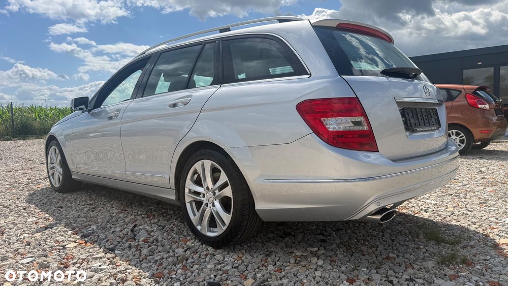 Mercedes-Benz Klasa C 220 CDI BlueEff Avantgarde - 34
