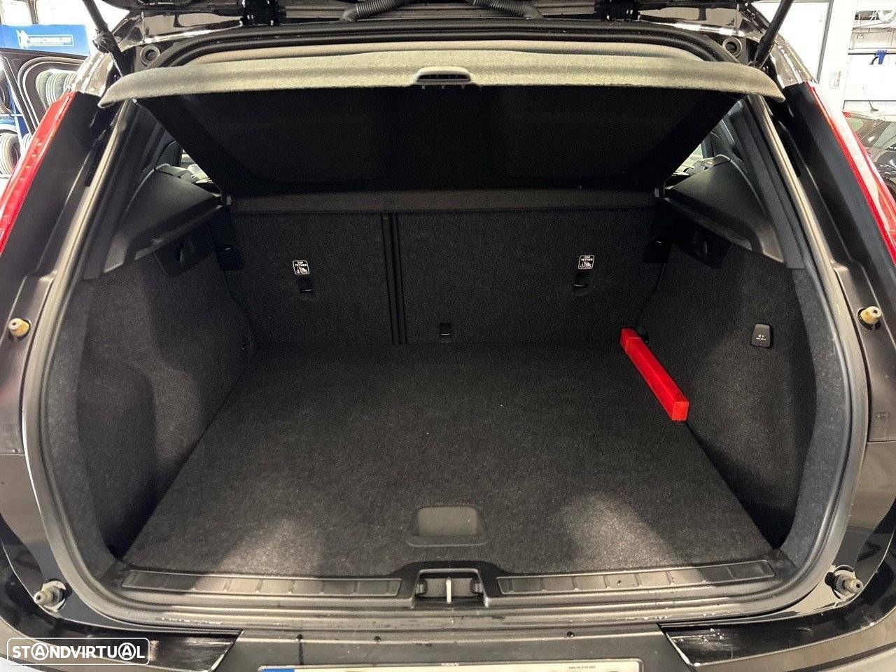 Volvo XC 40 1.5 T2 Momentum - 6