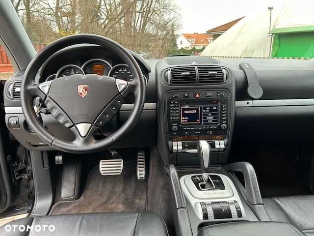 Porsche Cayenne - 10