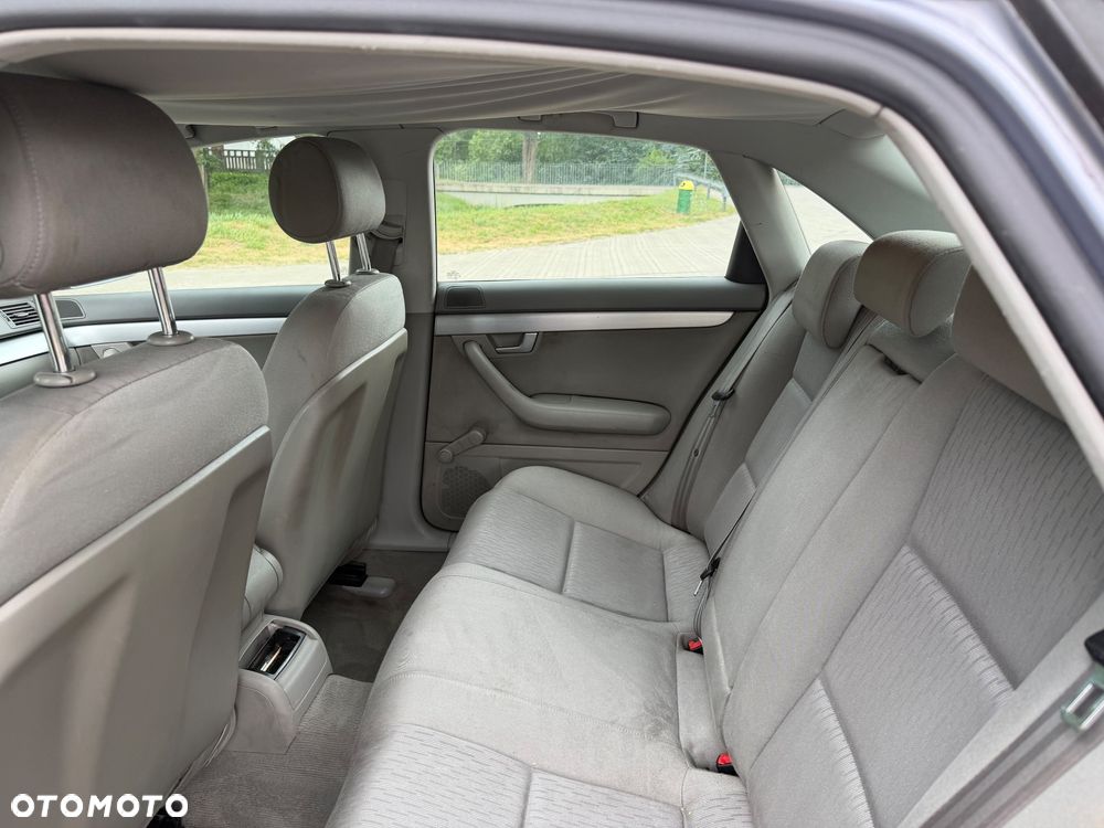 Audi A4 Limousine - 5