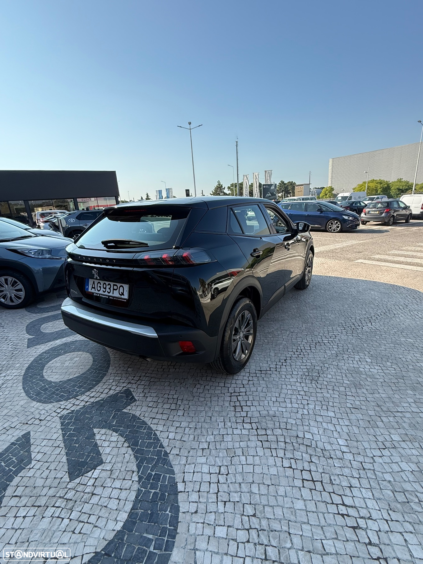 Peugeot 2008 1.2 PureTech Allure Pack - 4