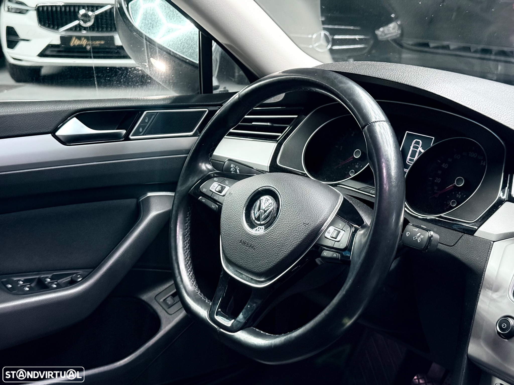 VW Passat 1.6 TDI Highline - 8