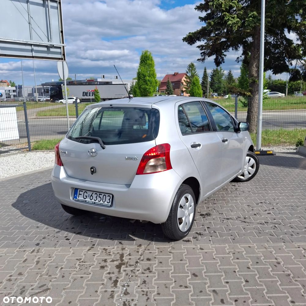 Toyota Yaris 1.0 Terra - 4